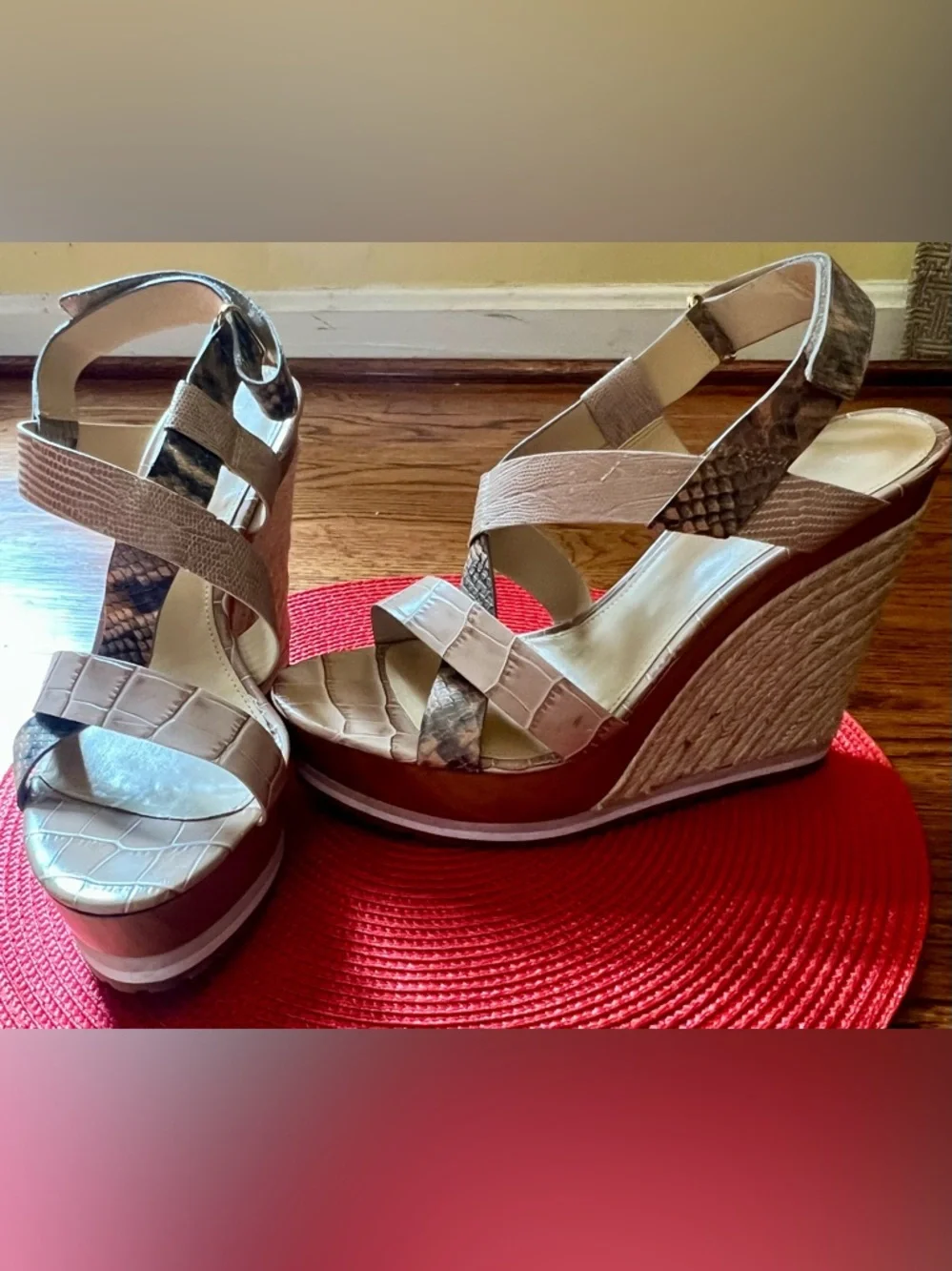 Michael Kors Mackay Wedge Wome Snake-Print Sandals- Like New - Picture 8 of 11